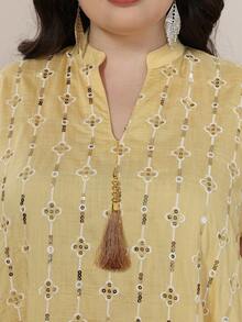 ASBB 大碼女款阿拉伯式 Jalabiya 長裙，重工刺繡金色亮片、V領流蘇設計，黃色優雅洋裝，2026夏季派對度假休閒穿搭，沙烏地阿拉伯國慶日服飾 - 黃色 - 查看 4