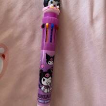 bandai 1 pennenset met 10 kleuren in de vorm van een cartoonfiguur (1 pen met 10 kleuren), schattige creatieve etui met tandpasta in de vorm van een kat, leuke organizer voor op het bureau van een student, cadeaudoos voor kantoorbenodigdheden, cartoonbalpen, set van 10 balpennen - snel drogende inkt, medium punt, leuke set kantoorbenodigdheden, geschikt voor tieners, krabbels, markeren, leuke etui, terug naar school