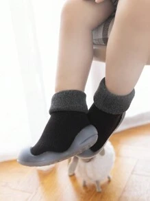 1 双幼儿儿童防滑室内动物图案袜子和鞋子