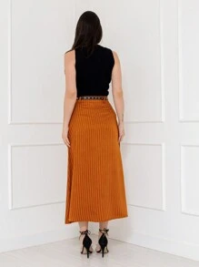Imported Women's Skirts For The Lower Body With Button Collar, Zipper And Belt-Out. This Is Striped And Can Be Matched With A Suit. There Are Triangular Studs On The Belt. The Belt Is A Thin Strip. The Whole Looks Gentle And Elegant. The Model Number Is VF24011. This Style Is The Popular Skirt Of An Internet Celebrity - 焦糖色 - 查看 6