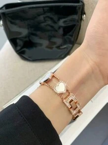 1 件兼容 表带兼容 表带女款，金色时尚金属镶嵌黑色爱心贝母智能表带，兼容 38/40/41/42/44/45/46/49mm，兼容 Series Ultra/SE/10/9/8/7/6/5/4/3/2/1，长度无需工具即可调节，可爱贴心的商务运动金属手链，黑金配色非常高级 - 白玫 - 查看 10