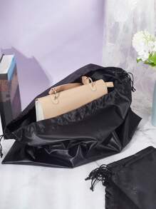 缎面抽绳防尘袋，适用于珠宝首饰及配饰；丝绸抽绳旅行收纳袋；便携式衣物鞋履抽绳收纳袋；大容量手提防尘袋 - 可重复使用的旅行收纳袋，采用柔软面料和安全封口设计 - 非常适合整理衣橱、旅行和存放精致物品