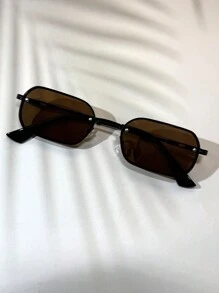 1 قطعة نظارات رجالية بإطار أسود وعدسات كراميل، إطار مربع ريترو نحاسي صغير MINI، موضة كلاسيكية Y2K، مناسبة للتصوير اليومي والإجازات والسفر (تشمل قطعة قماش نظارات PU وحبل مضاد للفقدان) - إطار أسود/عدسة بنية داكنة - مشاهدة 2