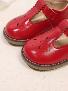 1 Pair Girls Hollow Lace Hook & Loop Fastener Simple Style Flat Shoes Suitable For Students Spring And Autumn - Red - View 6
