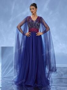 DELLA COUTURE Robe de soirée en maille bleu marine avec des manches longues et volantes pour un look élégant et modeste. Décorations perlées pour ajouter du charme. Encolure en V sexy et exquise. Met en valeur la silhouette féminine. Convient aux soirées, dîners, mariages et autres occasions formelles. Peut également être portée comme tenue de plage pour les vacances au bord de . Grande robe de cocktail longue et ample pour répondre aux besoins des invités au bal de promo, robe de fête