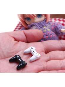 1 szt. Miniaturowy realistyczny kontroler do gier ze stopu metali, losowy styl miniaturowego modelu dekoracji sceny