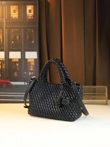 Nouveau sac panier tressé de chou à la mode et fait main, grand sac fourre-tout de navettage avec petit sac attaché, sac à bandoulière et à bandoulière croisée avec pompon décoratif
