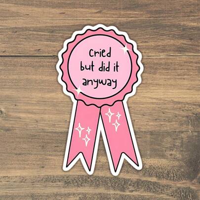1 件 哭了但还是做到了 贴纸，搞笑贴纸，可爱贴纸，自爱贴纸，心理健康贴纸，时尚贴纸，水瓶贴纸，送给她的完美礼物