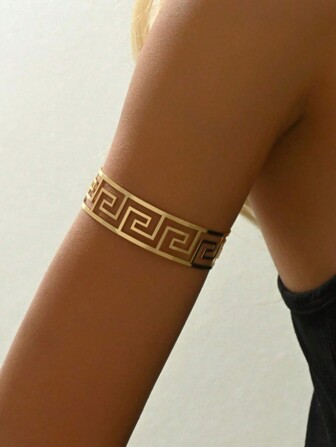 1 件时尚金色小众设计字母“”形状袖口，适合女性日常佩戴