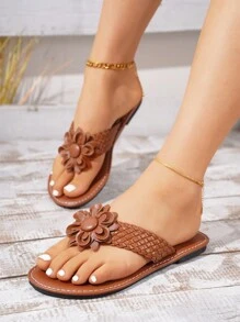 Plus Size Women's Fashionable Versatile Flat Non-Slip Breathable Brown Floral Decorated Comfortable Soft Bottom Beach Sandals