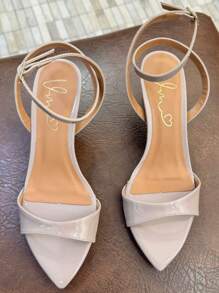 Low Heel Sandal With Leaf Toe - Grey - View 2