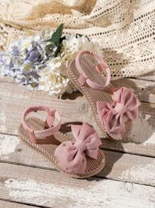 1 Paar Mädchen Sandalen mit doppelter Lage und Schleife, elastischem Riemendesign, weich und bequem, dicke und leichte Sohle, geeignet für 3-14 Jahre, Sommer, Outdoor, Strand, Urlaub, passend zur Größe der Mutter