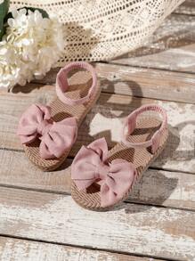 1 Paar Mädchen Sandalen mit doppelter Lage und Schleife, elastischem Riemendesign, weich und bequem, dicke und leichte Sohle, geeignet für 3-14 Jahre, Sommer, Outdoor, Strand, Urlaub, passend zur Größe der Mutter