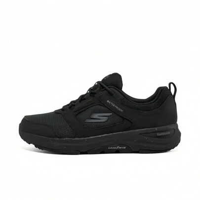 Skechers 黑色 GO WALK OUTDOORS 休闲步行运动鞋