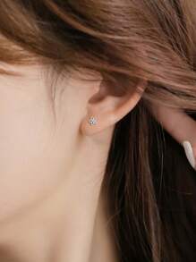 1 Pair Stainless Steel 18K Plated Hollow Tiny Flower Stud Earrings, Cute & Suitable For Working Women, Holiday, Party Wear