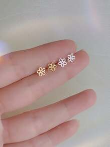 1 Pair Stainless Steel 18K Plated Hollow Tiny Flower Stud Earrings, Cute & Suitable For Working Women, Holiday, Party Wear