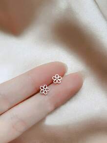 1 Pair Stainless Steel 18K Plated Hollow Tiny Flower Stud Earrings, Cute & Suitable For Working Women, Holiday, Party Wear