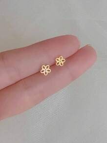 1 Pair Stainless Steel 18K Plated Hollow Tiny Flower Stud Earrings, Cute & Suitable For Working Women, Holiday, Party Wear