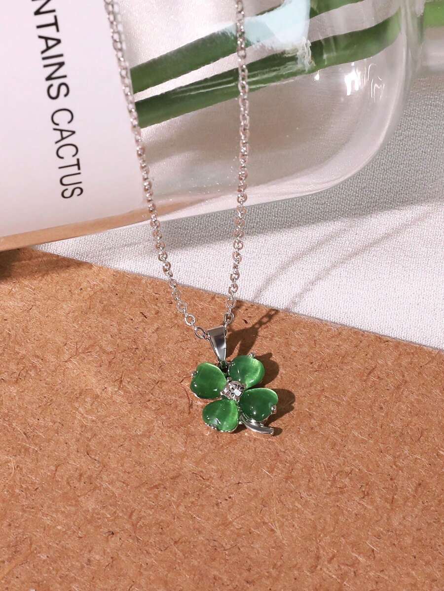 1pc Clover Lucky Leaf Minimalist Design Women Necklace Pendant - Suitable For St. Patrick's Day Wear, Valentine's Day Couple Gift