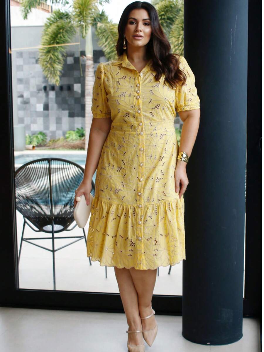 Vestido Chemise De Laise Com Aplicação de Guipir Amarelo Curve Size Aline Meneghetti