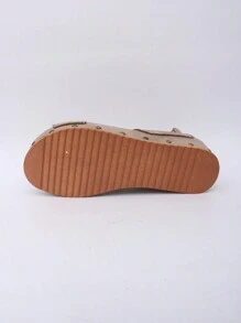 Sandalias de mujer para verano de nuevo diseño, con unicolor, remaches huecos, suela gruesa con cierre de gancho y bucle, diseño versátil y cómodo para uso casual