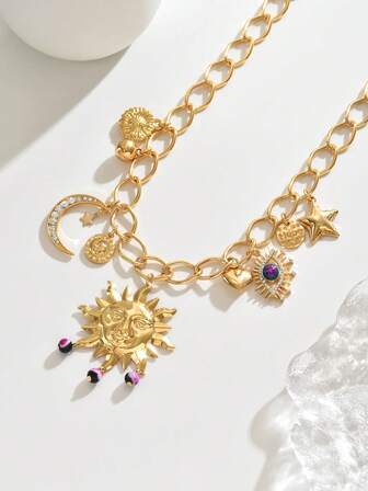 1 st europeiskt och mellanösternmodehalsband med hängen, inklusive stjärna, måne, strass, ros, prästkrage, belagd djävulsöga, sol, måne, tofs, stjärna etc. Detta halsband med flera hängen kan visa upp en kvinnas unika stil och charm, särskilt lämpligt för fester, bröllop, helgdagar och andra speciella tillfällen. Det är också en utmärkt present till högtider.