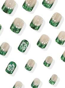 24 stuks korte vierkante groene glitter Franse witte stippen klaver 4-bladige opdrukbare herbruikbare nagelkunstset nagels