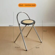 Une chaise de dossier pliable en acier inoxydable et rotin, simple et de luxe léger pour petit appartement. Tabouret de salle à manger pratique