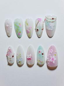 10 件手工制作的欧美风格美甲贴片，采用 3D 花卉、珍珠和水滴闪光设计，双色短杏仁形，适合女士和女孩作为礼物指甲按压指甲