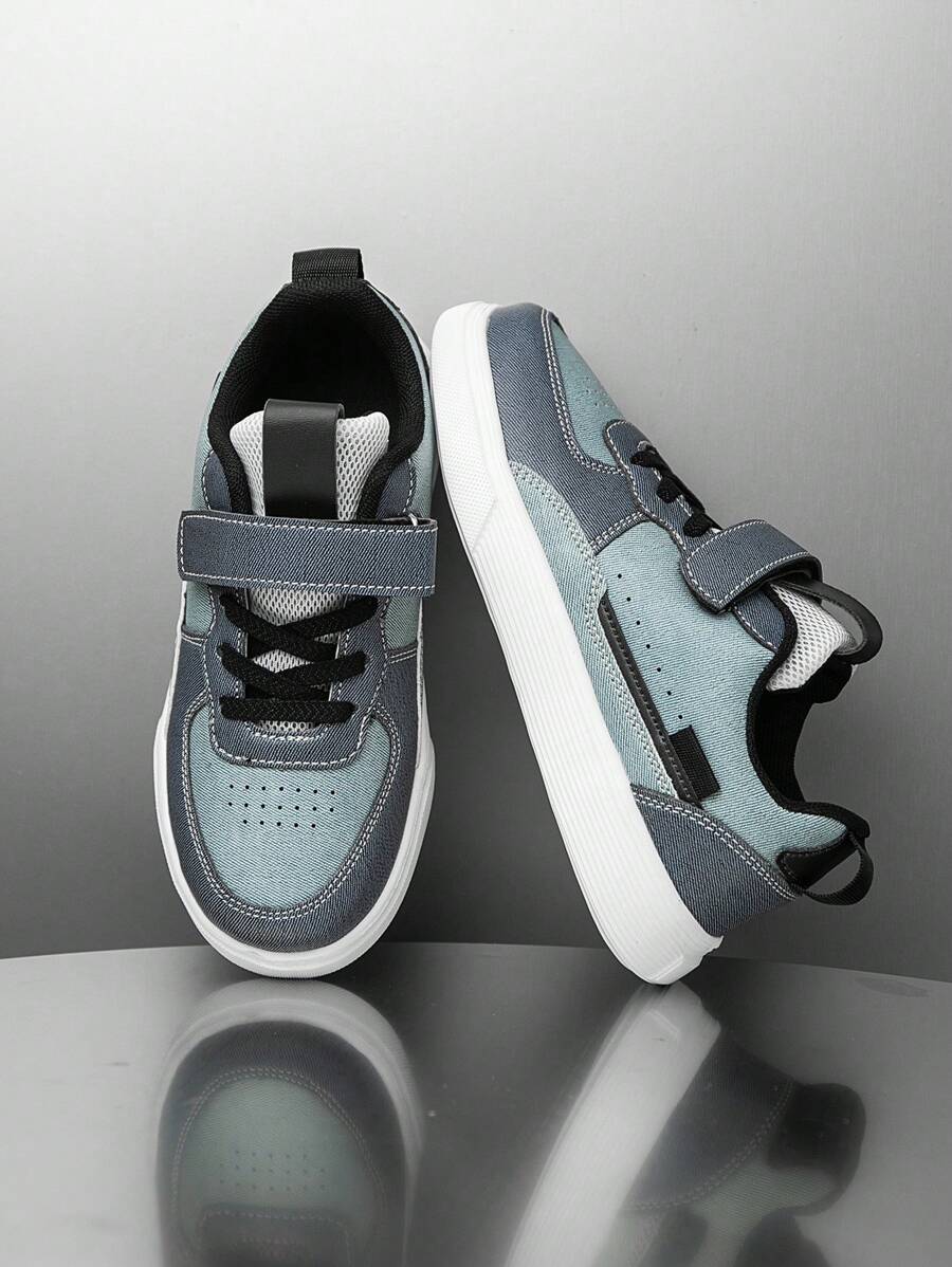 1 Pair Kids' Casual Sneakers, Colorful Skate Shoes, Durable, Waterproof, Non-Slip, Lightweight, Breathable, Suitable For All Seasons - Grey - View 1