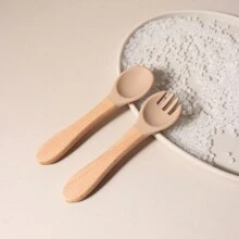 Set de cuchara y tenedor de silicona con mango de madera para bebé, para entrenamiento de alimentación y juego de cubiertos independiente para niños