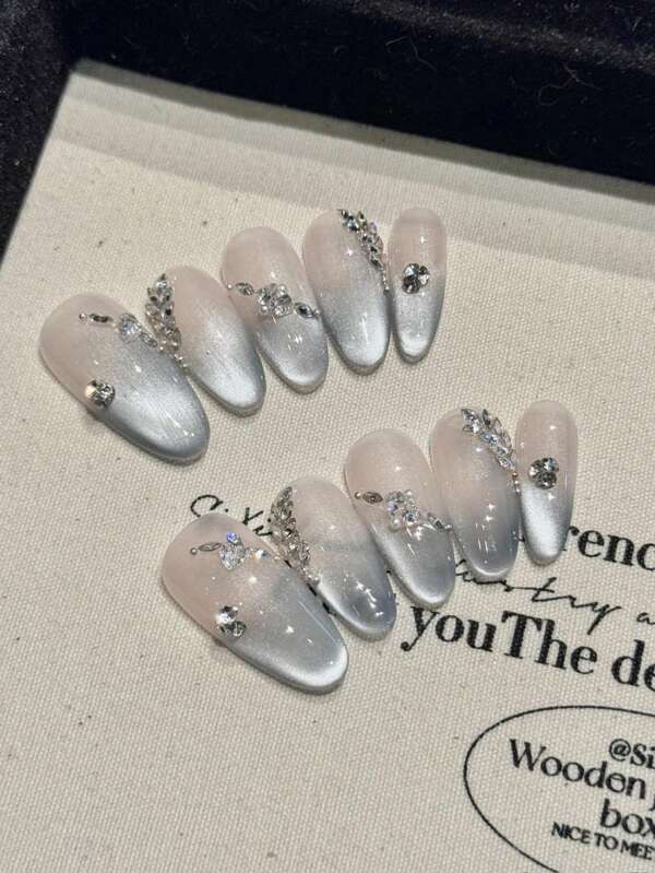 10 Pcs Luxury Handmade Press On Nails Middle Oval False Nails Butterfly Starlight Design False Nails With 3-PIECE Tool Adhesive Nail Glue Tabs Suitable For Ladies And Girls To Attend Holiday Parties.