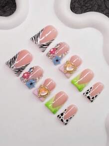 10 件/套手工法式美甲假指甲，有米色、绿色、粉色、黑色和白色图案，包括法式指甲、豹纹、牛纹、心形、水钻、星星、花朵和人造珍珠。适合派对、表演和日常佩戴。配有工具包。送给女士和女孩的绝佳礼物。按压指甲