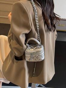 New Fashion Classic Multifunctional Waterproof PU Material, Diamond Quilted Pattern Handbag, Lightweight And Easy To Carry, Zipper Closure Design, Heart-Shaped Zipper Decor Crossbody Round Box Bag, Coin Purse, Suitable For Shopping, Travel, Commuting - Silver - View 5