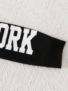 Conjunto de 3 piezas de ropa de moda para niña preadolescente, incluyendo sudadera corta, top con tirantes y pantalones de chándal, top de manga larga casual con estampado de NEW YORK, ropa para niños para primavera, otoño e invierno