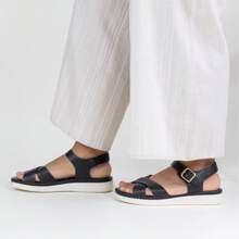 Women's Black Vegan Leather Outdoor Flat Sandals - 黑色 - 查看 1