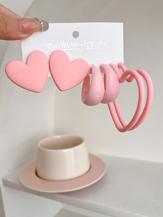 一套3对时尚夸张大爱心几何创意耳环，适合情人节