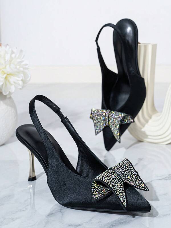 Modische Damenschuhe mit hohen Absätzen, neue Frühlings-/Sommersandalen mit Strass Schleife, 3D Blumen Riemchen, sexy formelle spitze Pumps in Schwarz