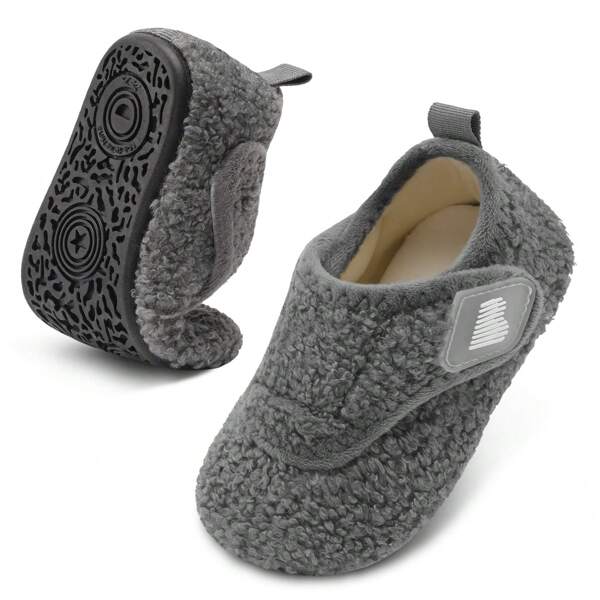 Warme, leichte, flauschige, breitere Version von Hausschuhen für Mädchen und Jungen, bequeme Gummisohle mit weicher Sohle für Innen- und Außenbereich im Herbst und Winter