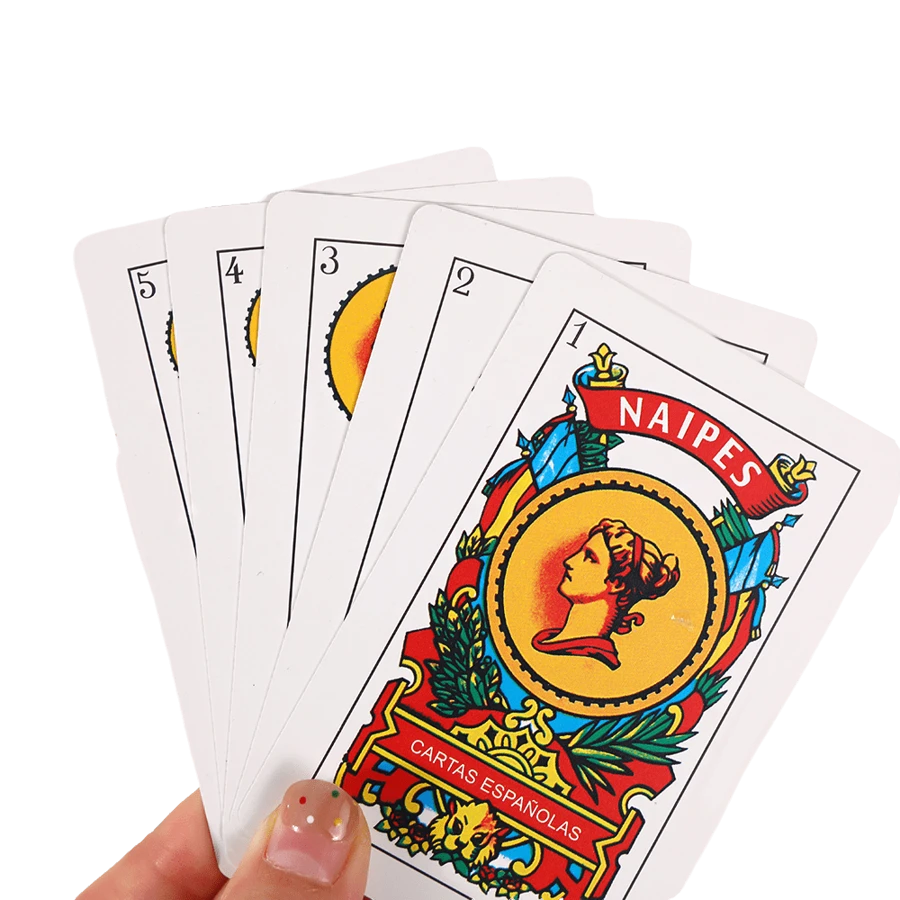 一副100%塑料材质的50张西班牙语扑克牌，装在塑料盒中，尺寸为6.2*9.5英寸。适合家庭聚会、娱乐、游戏、派对等场合，防水、可水洗，墨西哥风格，趣味十足，创意无限。可作为情人节礼物、新年游戏、婚礼游戏等。 - 白色 - 查看 1