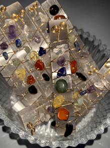 QYDCX Kits de Pedras e Varetas de Selenita Cristalina de 7 Chakras Envoltas em Fio, Pedras Lascas Tumultuadas de Alta Qualidade, ótimas para Wicca, Reiki, Cura, Sorte e Proteção, Fabricação de Joias DIY, Decoração do Lar, Presentes de Aniversário, Presentes de Natal, Presentes Femininos, Presentes para Namorada, Decoração de Cenário, Decoração de Mesa, Enfeites de Cristal, Pedras da Preocupação, Presente do Dia dos Namorados, Meditação de Equilíbrio Energético, Coisas de Bruxaria