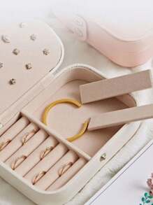 1个便携式PU皮革首饰盒，防氧化首饰收纳盒，多层首饰展示盒，礼品盒，翻盖设计，大容量，小巧优雅的旅行首饰盒，防尘首饰盒，圣诞礼物，收纳包，旅行必备，女士旅行礼物，收纳包，手拿包/手提包，化妆品收纳盒，彩妆收纳盒，收纳包，化妆刷收纳袋，迷你收纳包，大容量收纳包 - 白色 - 查看 6