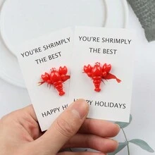 1 pieza/2 piezas Tarjeta con diseño adorable y de moda de una langosta abrazando, colgante de mochila elegante, tarjeta divertida de una langosta, tarjeta de regalo, tarjeta de aliento "Tú eres el mejor camarón", adecuado como regalo para él, ella, colegas, familia y amigos en ocasiones especiales como cumpleaños, carnavales - Rojo - Ver 3
