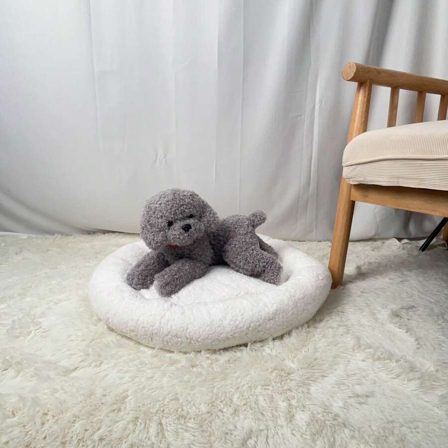 Cama de perro en forma de dona de peluche ultra suave - Base antideslizante, colchoneta de sueño acogedora para razas pequeñas y medianas
