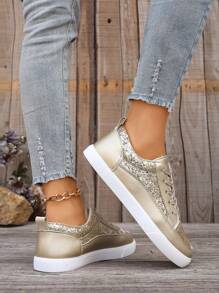 أحذية رياضية نسائية لامعة باللون الذهبي مقاس كبير، أحذية رياضية خارجية بريق للطالبات، أحذية رياضية كاجوال مريحة بنعل مسطح مع رباط، (ينصح بالطلب بحجم أكبر لأن الأحذية صغيرة الحجم) - الذهبي - مشاهدة 6