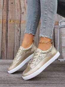 أحذية رياضية نسائية لامعة باللون الذهبي مقاس كبير، أحذية رياضية خارجية بريق للطالبات، أحذية رياضية كاجوال مريحة بنعل مسطح مع رباط، (ينصح بالطلب بحجم أكبر لأن الأحذية صغيرة الحجم) - الذهبي - مشاهدة 3