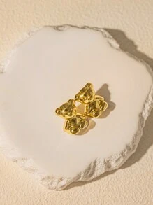 Um par de brincos de urso de pelúcia de metal texturizado galvanizado CCB, elegantes e versáteis para qualquer ocasião, adequados como presente de Dia das Mães