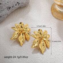 1 par de pendientes de botón con adornos de corazón, mariposa, sol, luna, estrella de mar y flor hueca de aleación de zinc con tono dorado de moda para mujeres