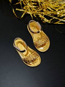 1 Pair Beautiful Spring/Summer Girls' Woven Flat Sandals - Gold - View 1