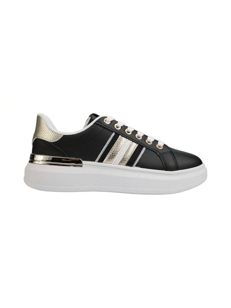Fashion Metal Decor Snake Skin Embossed Patchwork Casual Sneakers - Black - View 1